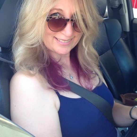 Meet your Posher, Christine - Picture 1 of 2